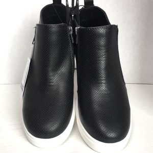 Time and Tru Women's Blk/Wht Sneaker Wedge